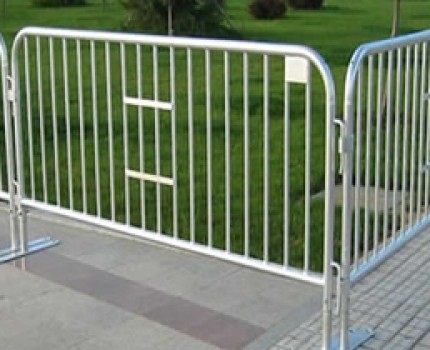 思茅移動護(hù)欄門