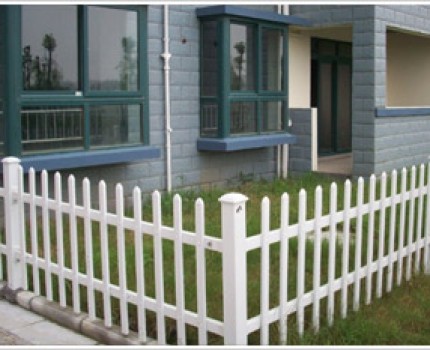 思茅別墅PVC護(hù)欄