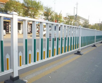 思茅道路中間護(hù)欄